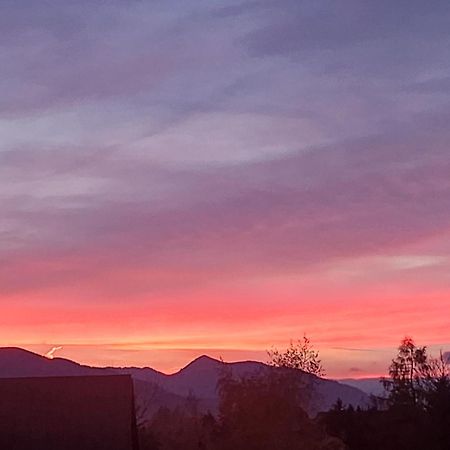 Pokoje U Mrugaly Czerwienne Bagian luar foto