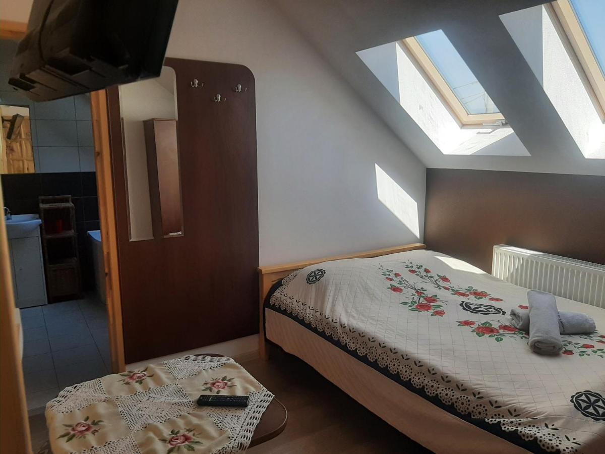Pokoje U Mrugaly Czerwienne Bagian luar foto