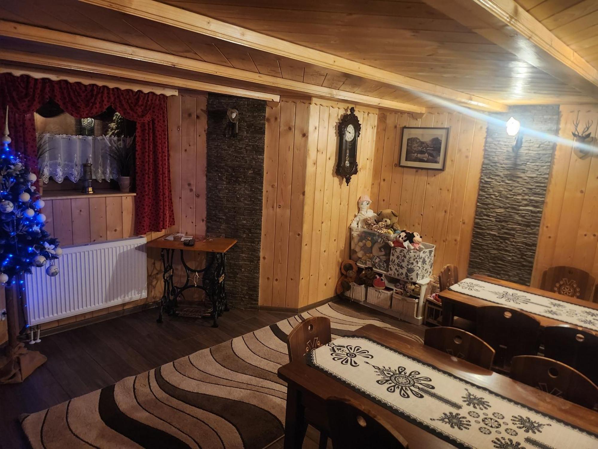 Pokoje U Mrugaly Czerwienne Bagian luar foto